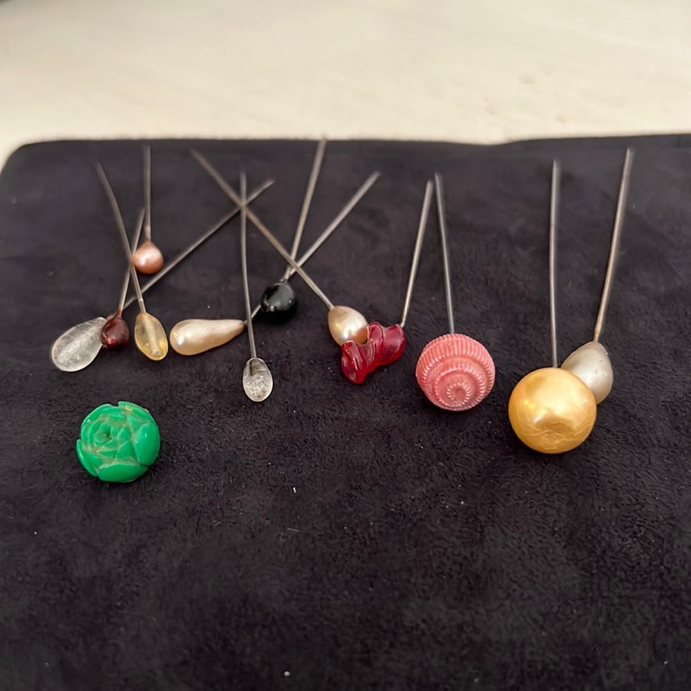 Lot Antique hat pins blown glass cabochan pearl ribbon celluloid